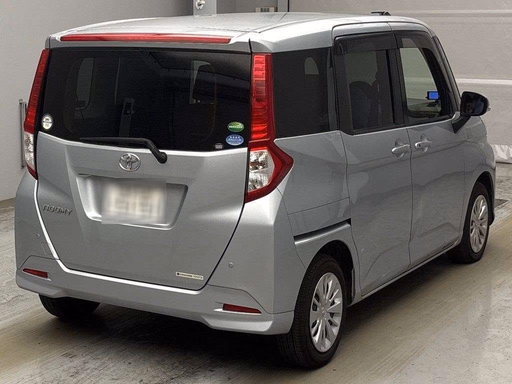 TOYOTA ROOMY
