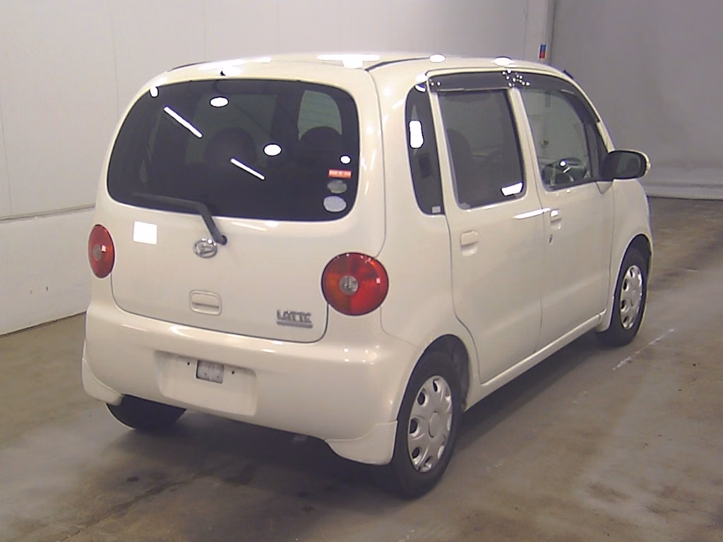DAIHATSU MOVE LATTE