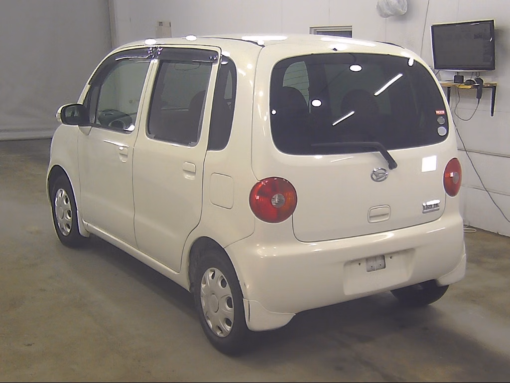 DAIHATSU MOVE LATTE