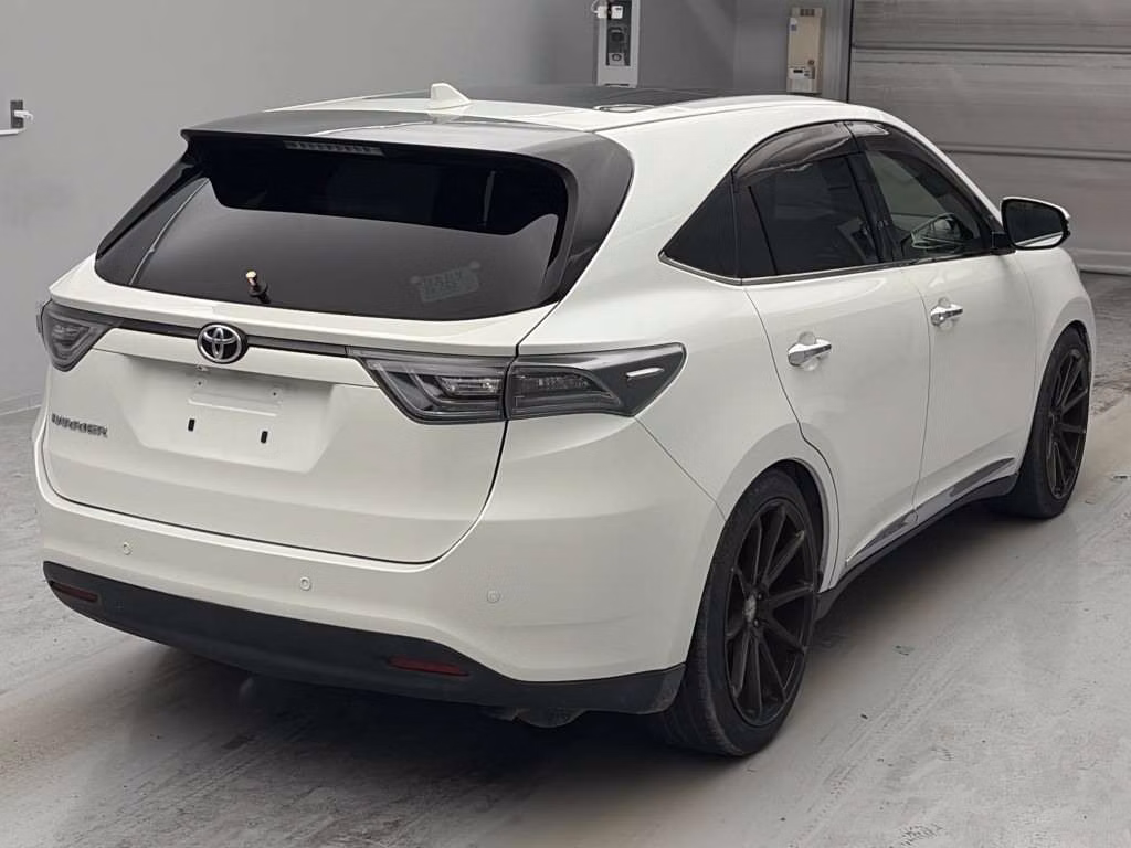 TOYOTA HARRIER