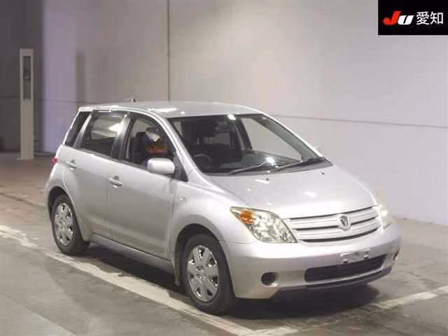 TOYOTA IST
