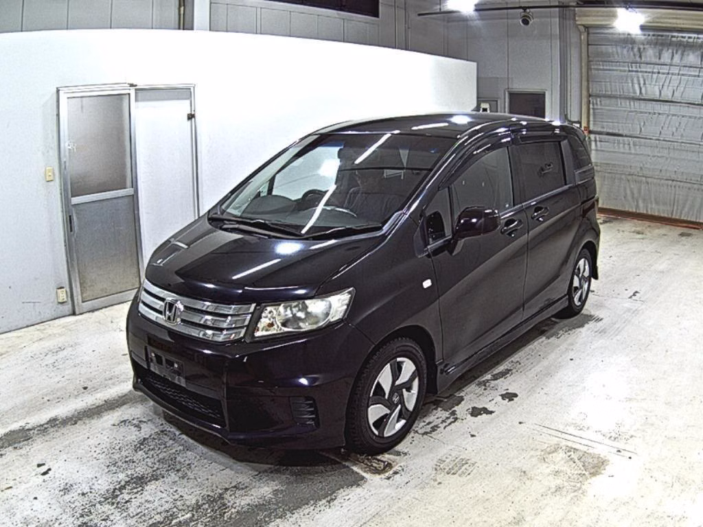 HONDA FREED SPIKE