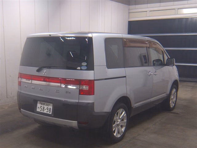 MITSUBISHI DELICA D:5