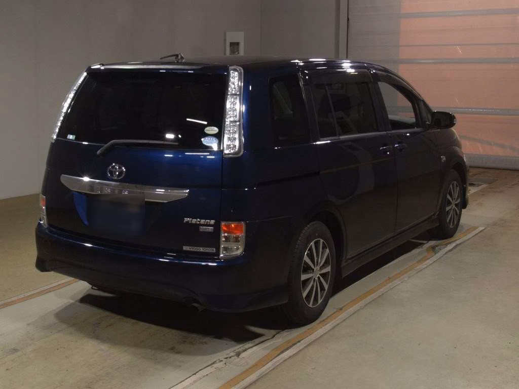 TOYOTA ISIS