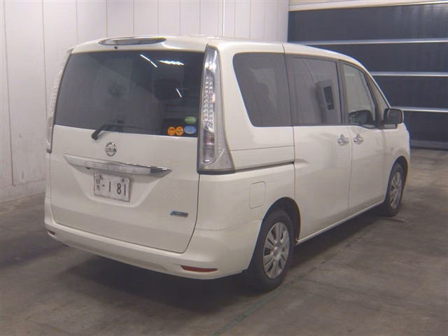 NISSAN SERENA
