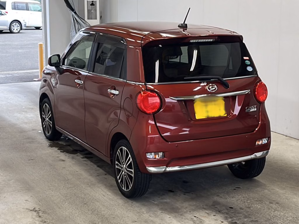 DAIHATSU CAST