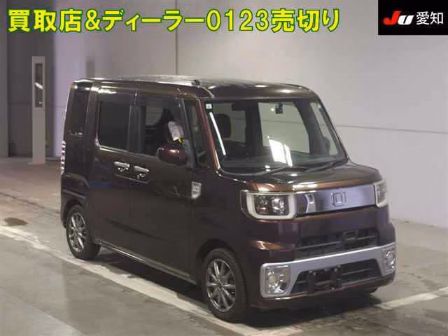 DAIHATSU WAKE