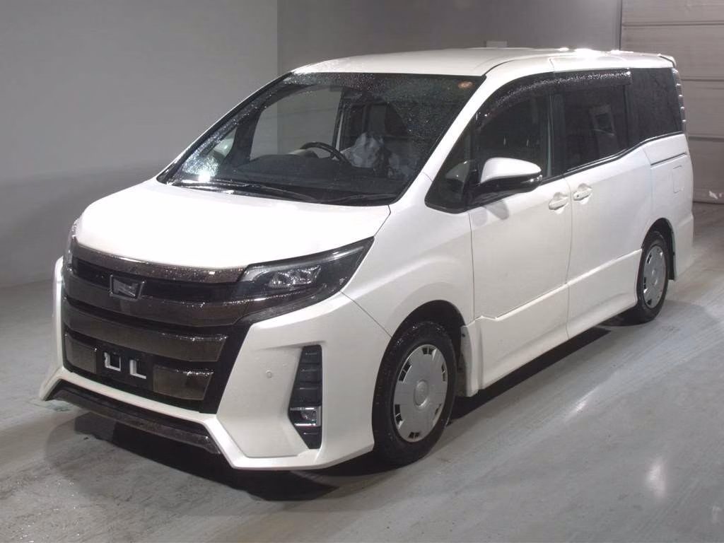 TOYOTA NOAH