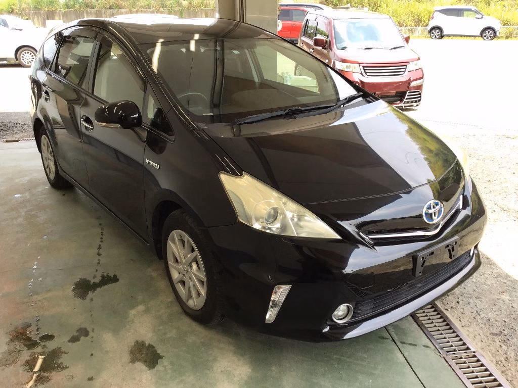 TOYOTA PRIUS ALPHA