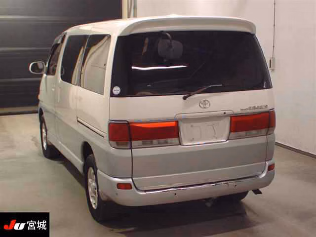 TOYOTA HIACE REGIUS