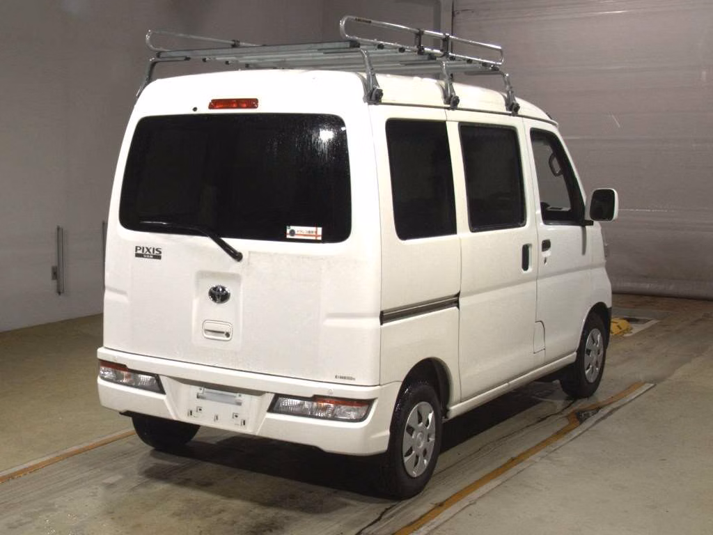 TOYOTA PIXIS VAN