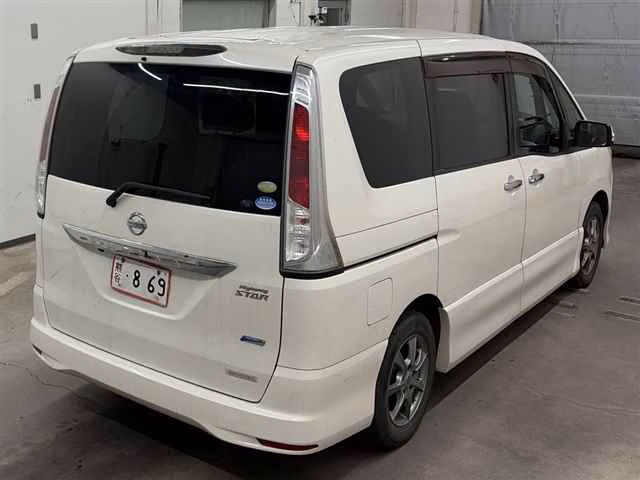 NISSAN SERENA