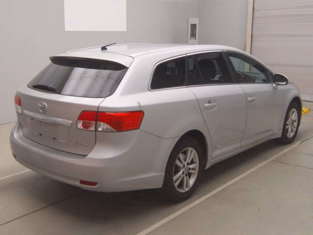 TOYOTA AVENSIS