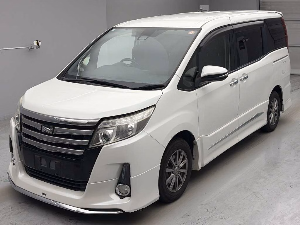 TOYOTA NOAH