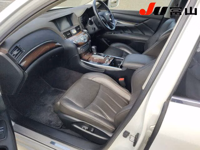 NISSAN FUGA