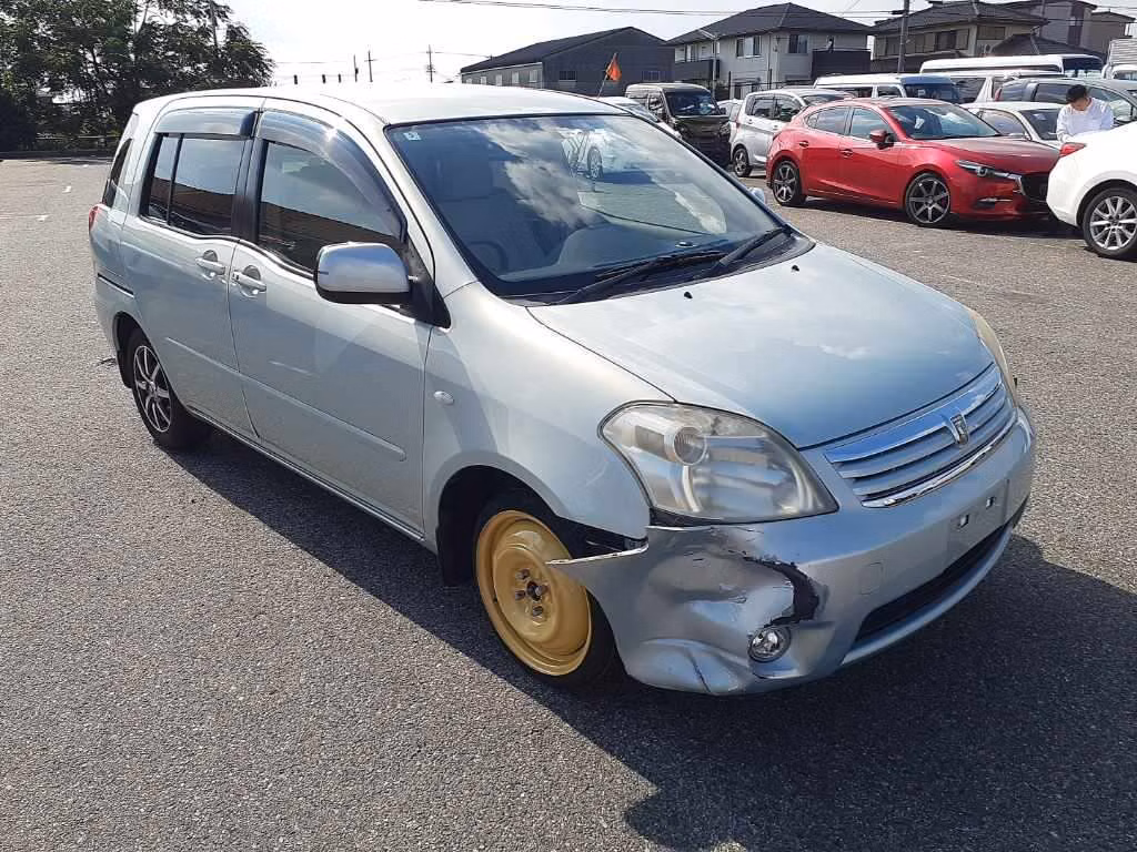 TOYOTA RAUM