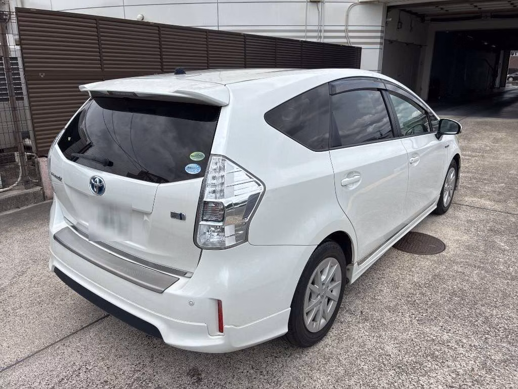 TOYOTA PRIUS ALPHA