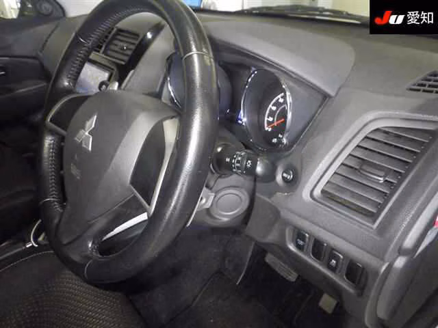 MITSUBISHI RVR