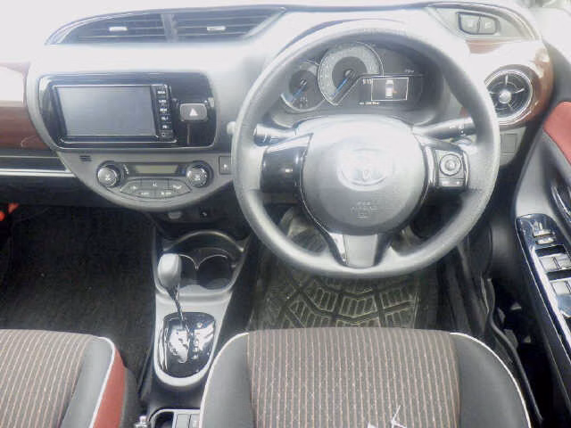 TOYOTA VITZ