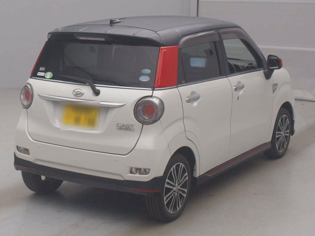 DAIHATSU CAST