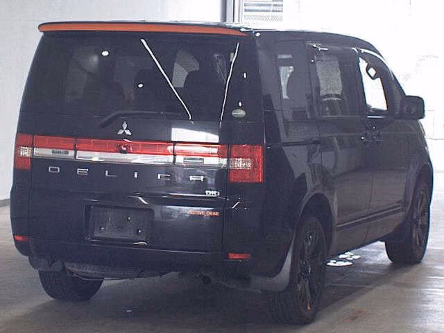 MITSUBISHI DELICA D:5