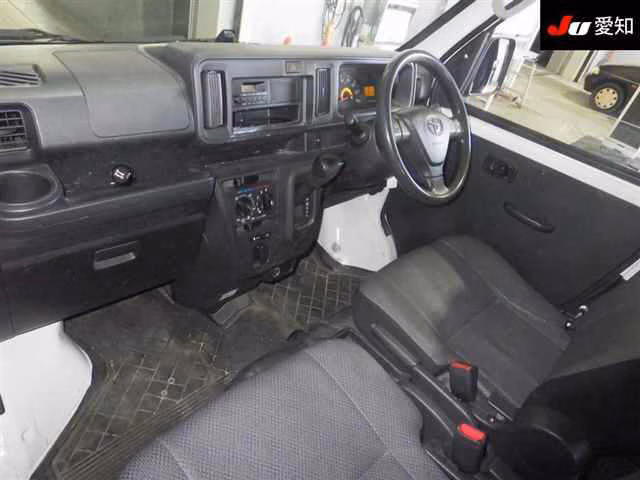 TOYOTA PIXIS VAN