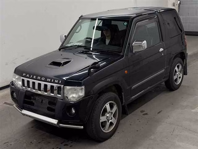 MITSUBISHI PAJERO MINI