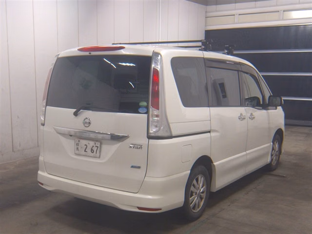NISSAN SERENA