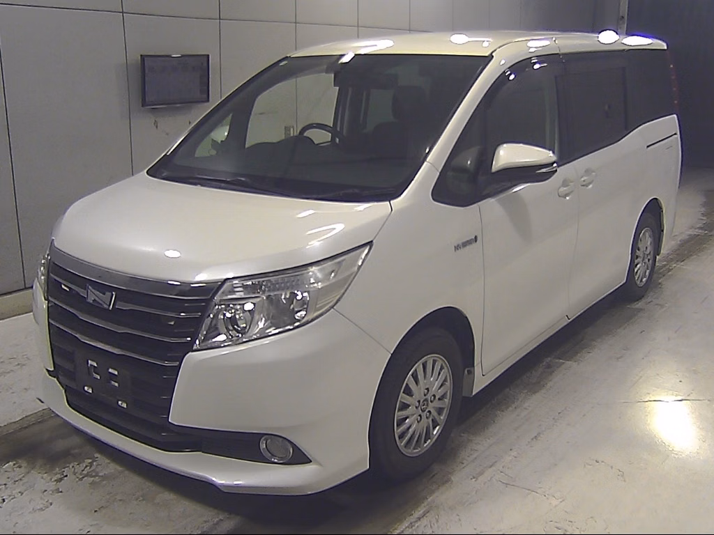 TOYOTA NOAH