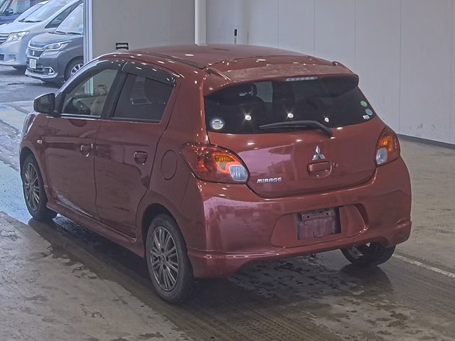 MITSUBISHI MIRAGE