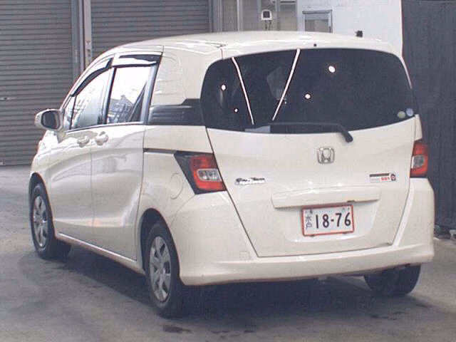 HONDA FREED SPIKE