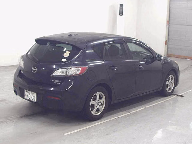 MAZDA AXELA