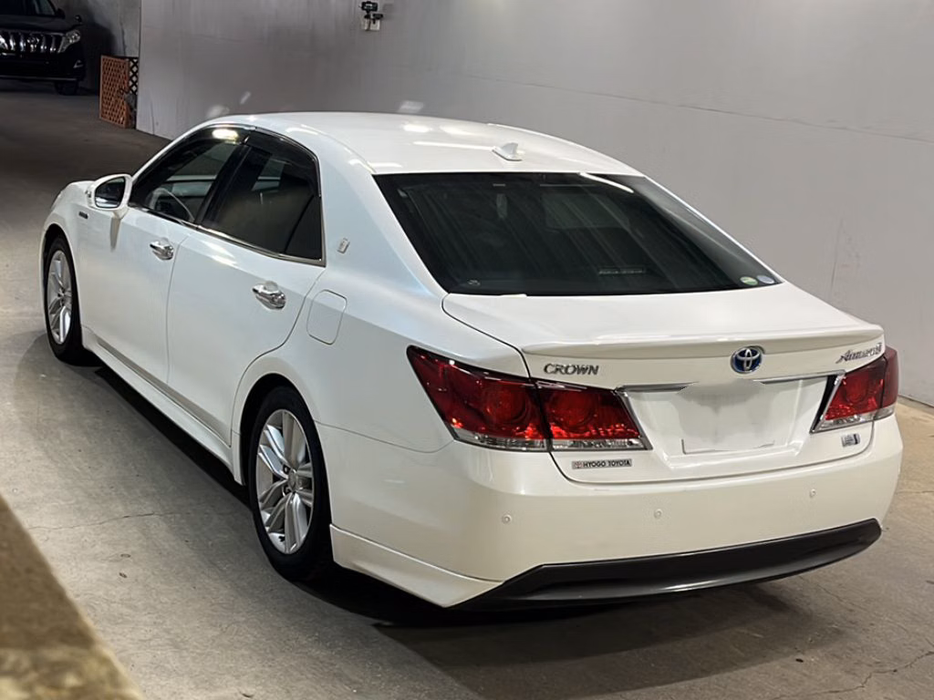 TOYOTA CROWN