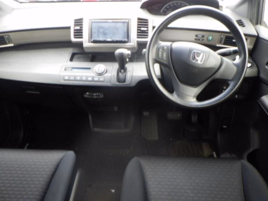 HONDA FREED SPIKE