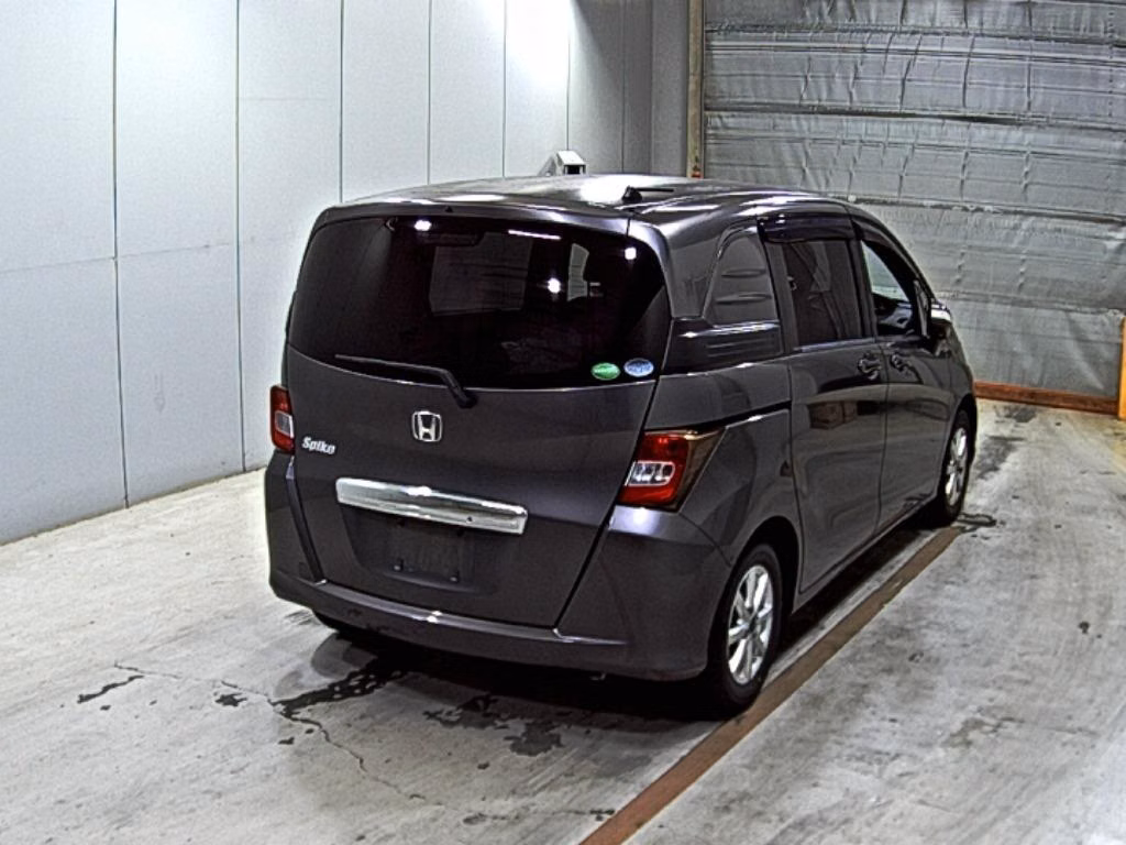HONDA FREED SPIKE