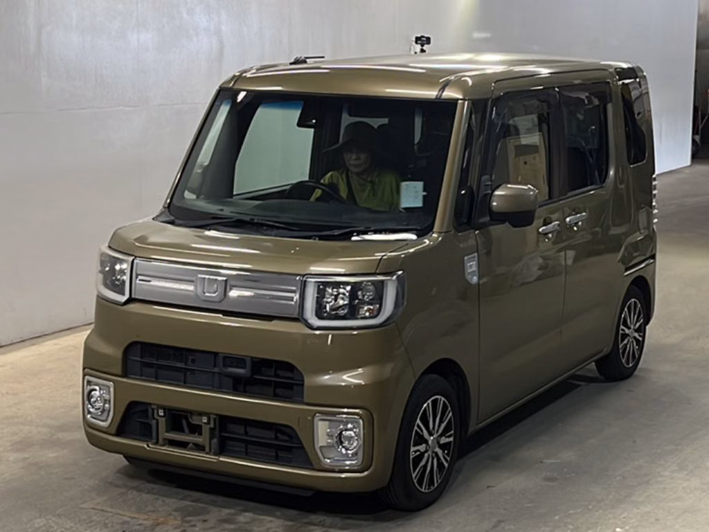 DAIHATSU WAKE