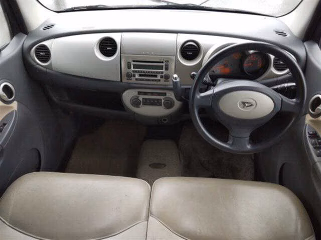 DAIHATSU MOVE LATTE
