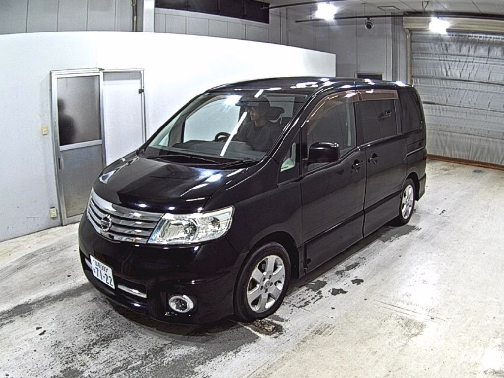NISSAN SERENA