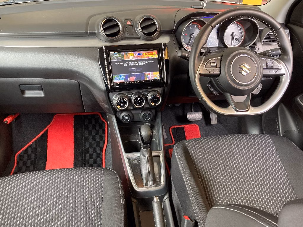 SUZUKI SWIFT