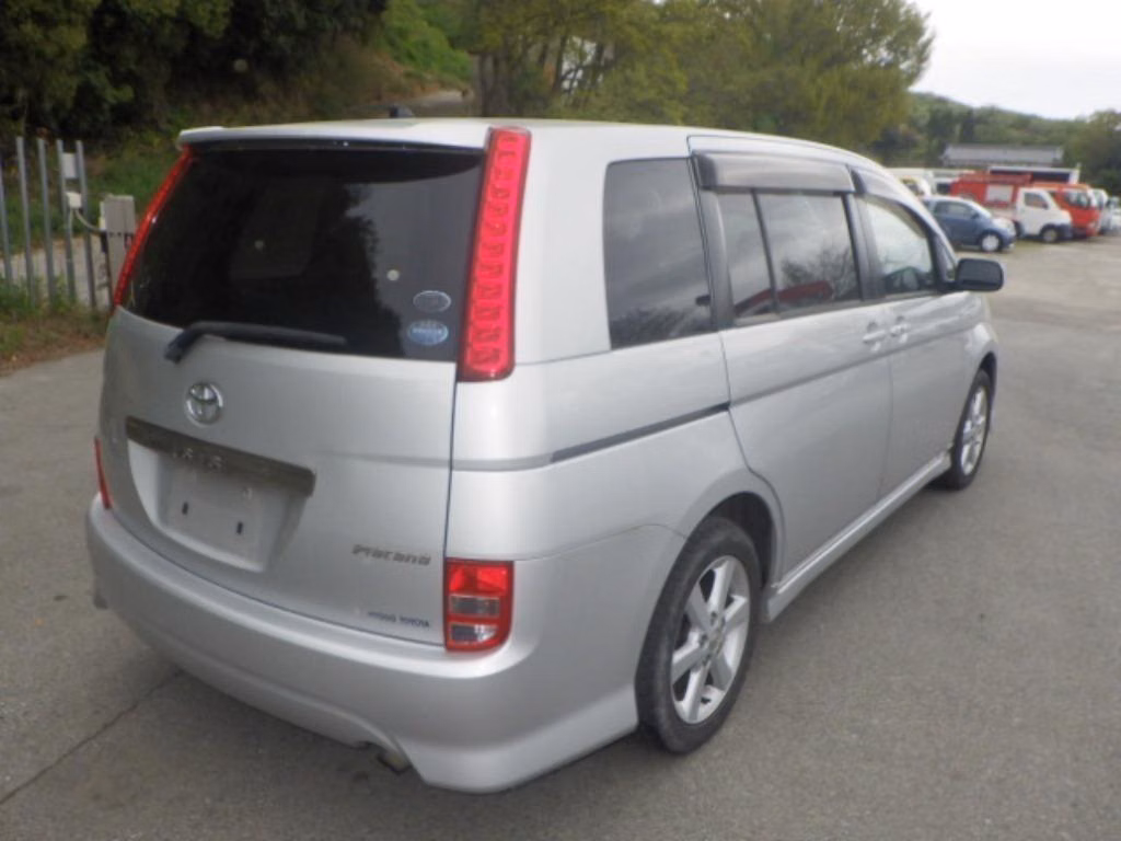 TOYOTA ISIS