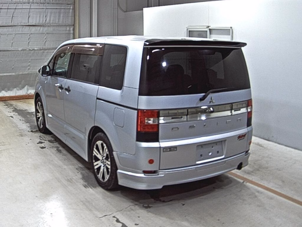 MITSUBISHI DELICA D:5