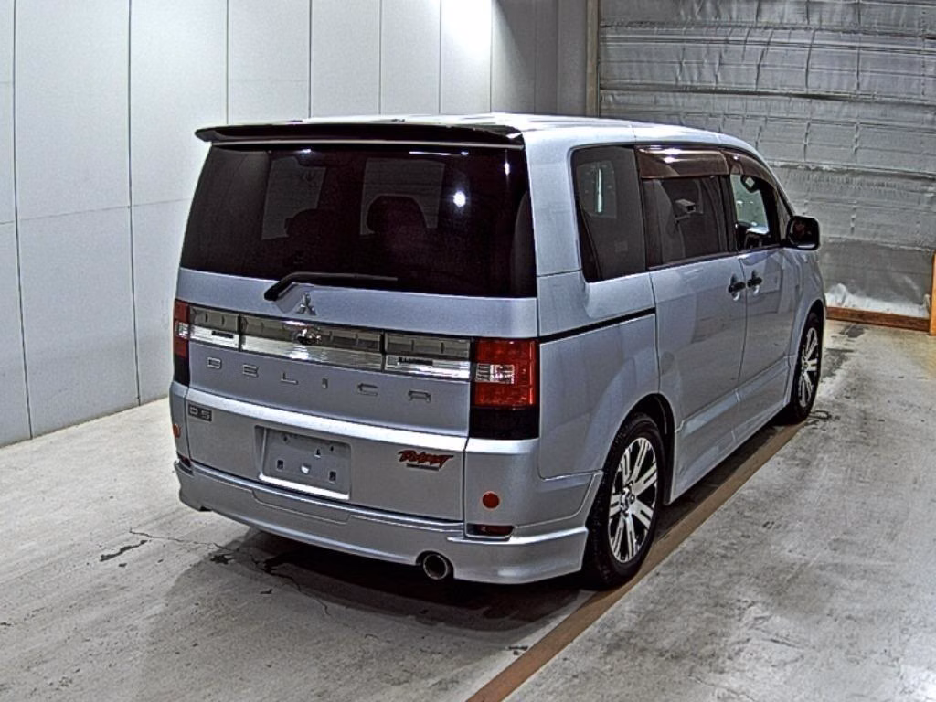 MITSUBISHI DELICA D:5