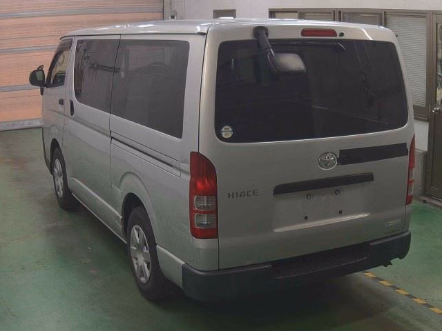 TOYOTA REGIUS ACE