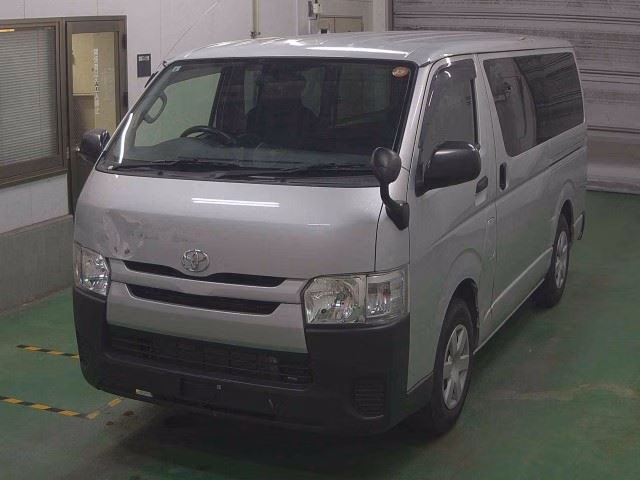 TOYOTA REGIUS ACE