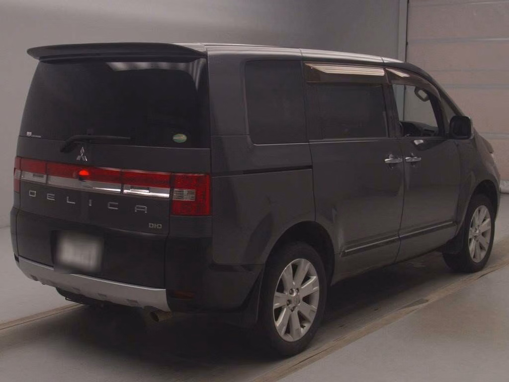 MITSUBISHI DELICA D:5