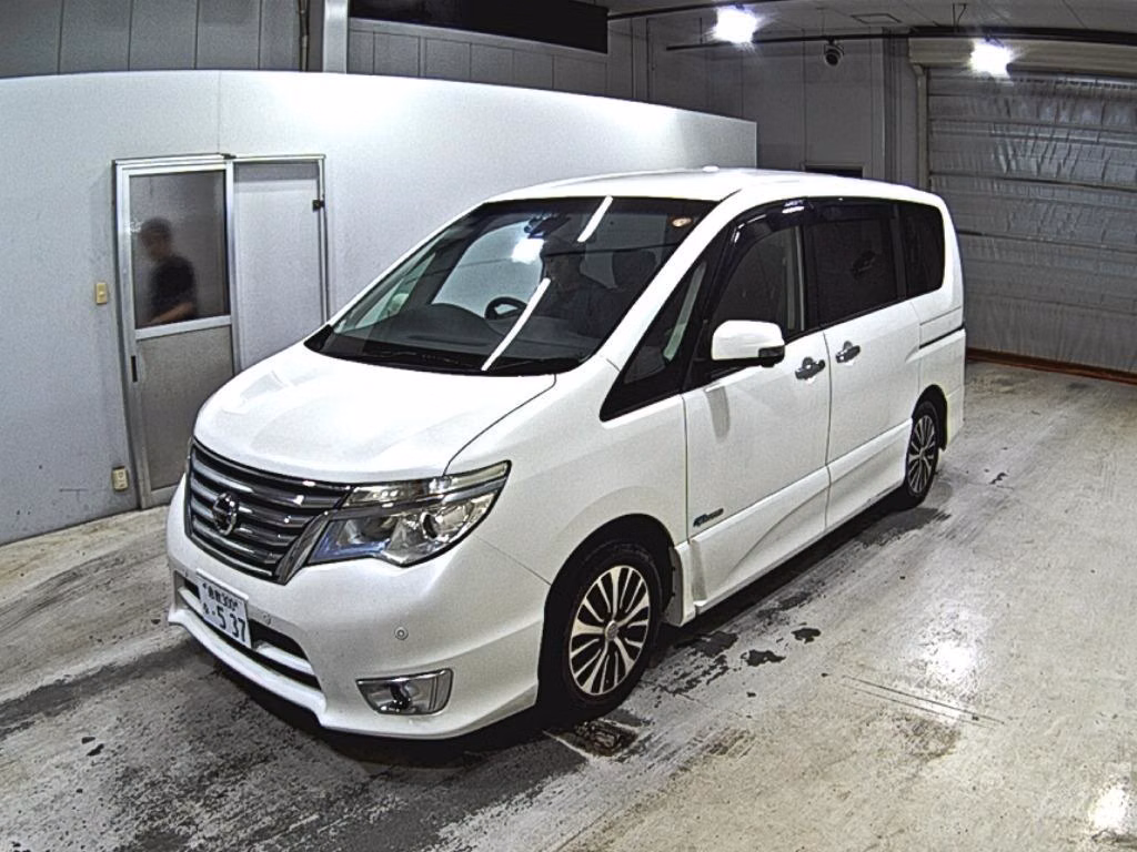 NISSAN SERENA