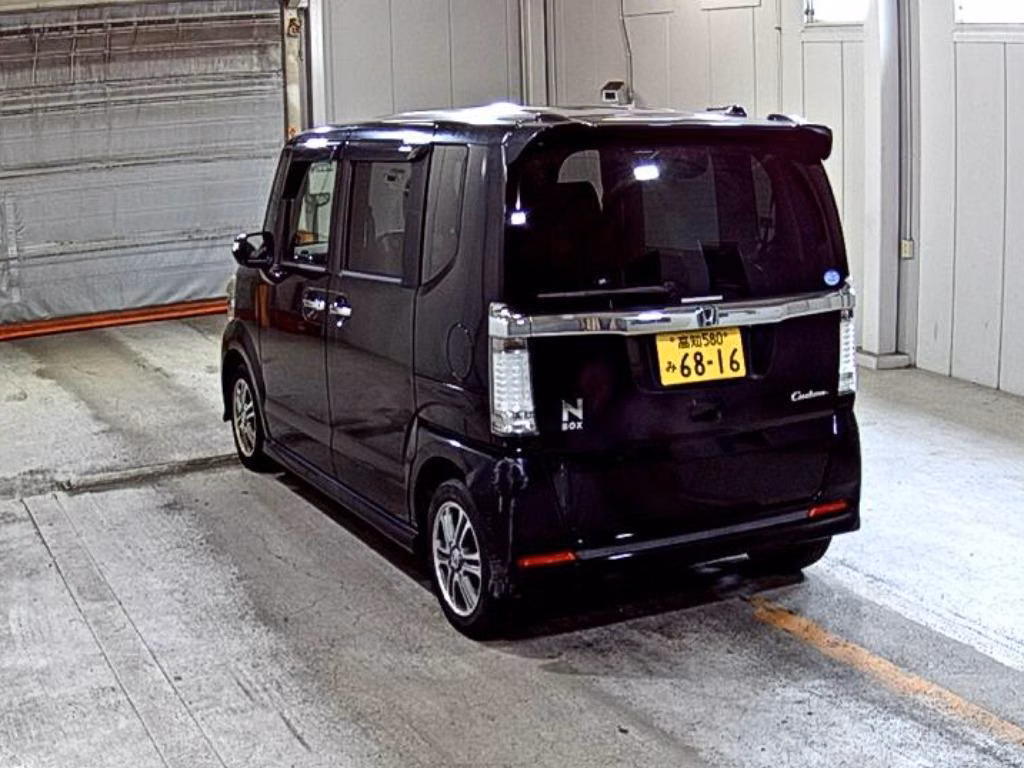 HONDA N-BOX