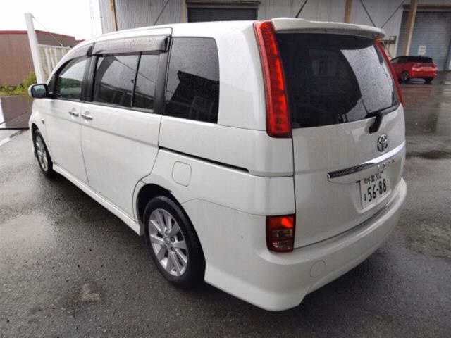 TOYOTA ISIS