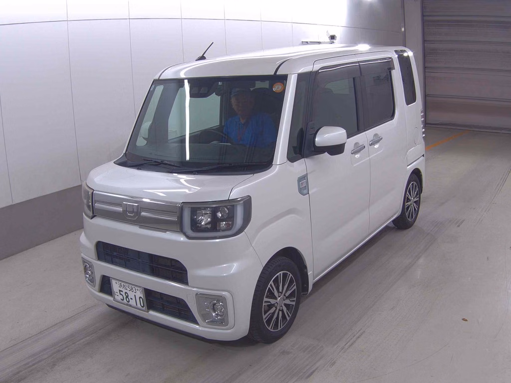 DAIHATSU WAKE