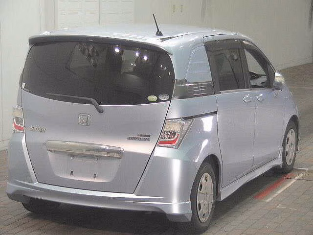 HONDA FREED SPIKE